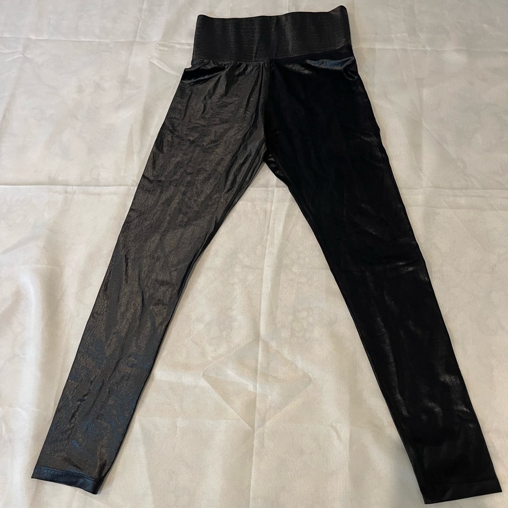 Carbon38 Takara shine leggings in crocodile print 7/8 length